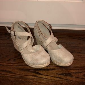 BOC cute espadrilles size 10